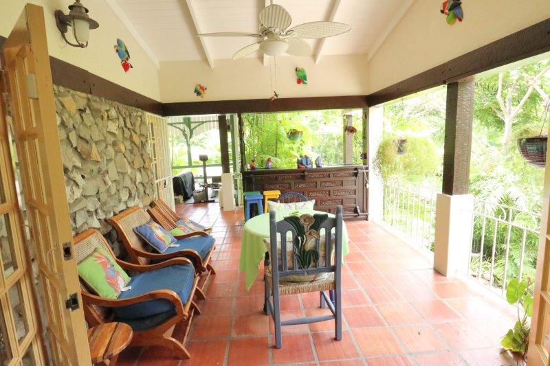 9 Sunset Ridge 32 Outdoor dining area