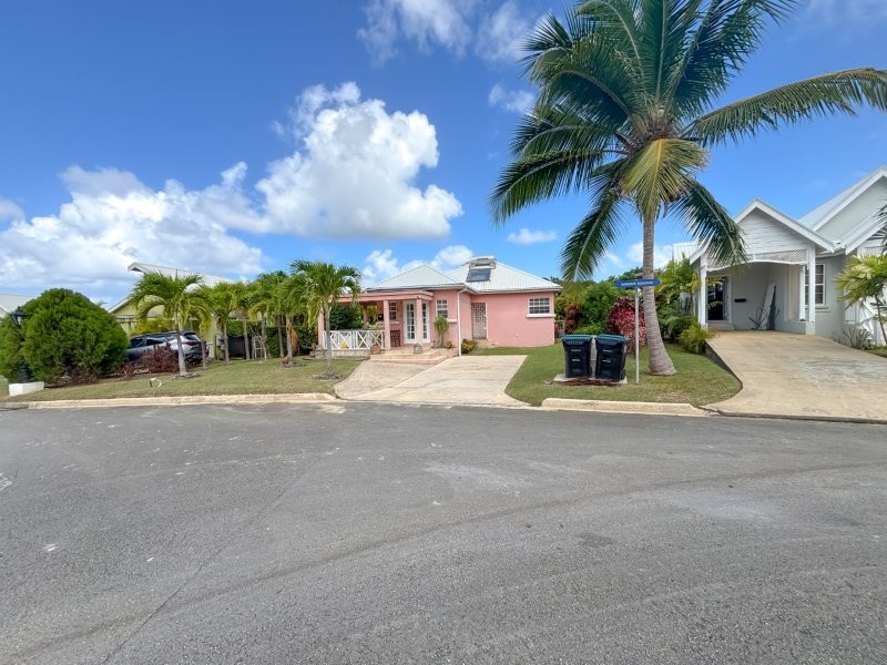 1- BW 43 - front of house